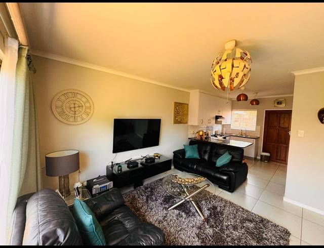 2 BEDROOM TOWNHOUSE FOR SALE IN KYALAMI HILLS